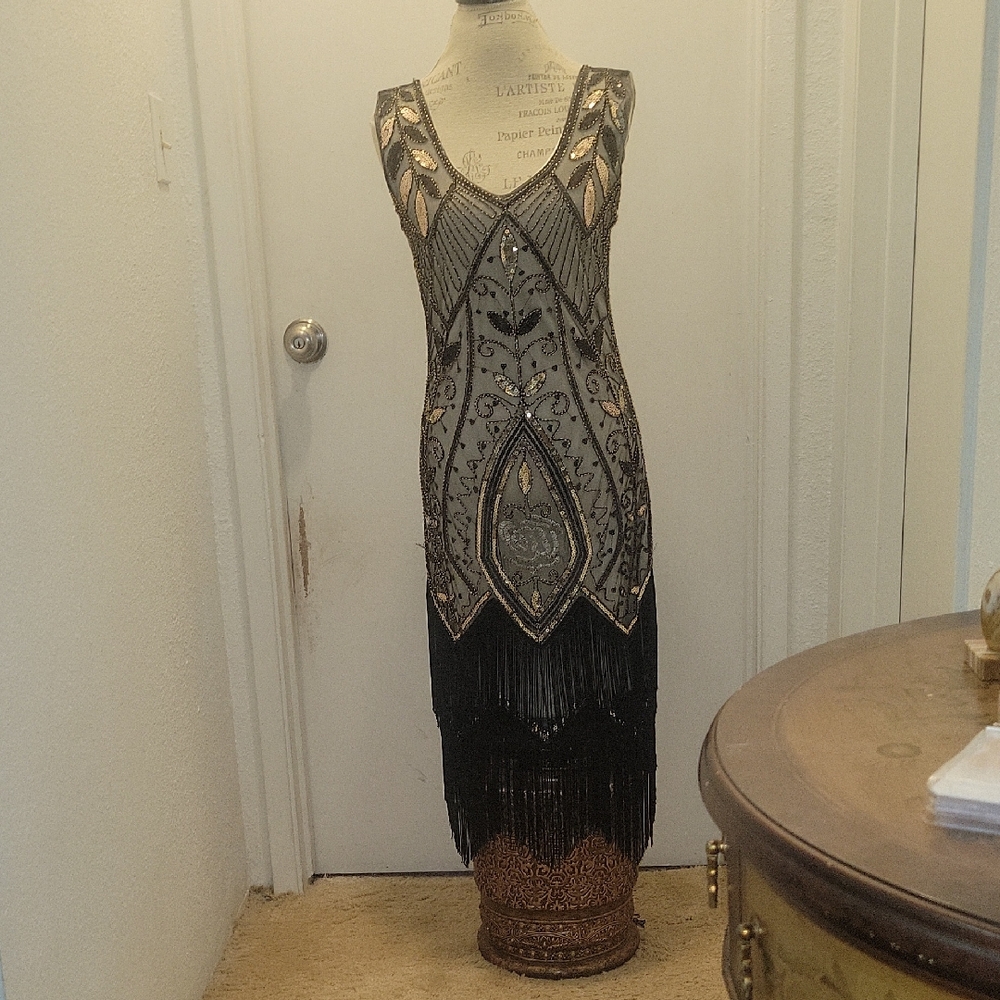 Metme 1920 Gatsby Flapper Black and Gold Beaded Dress NWT